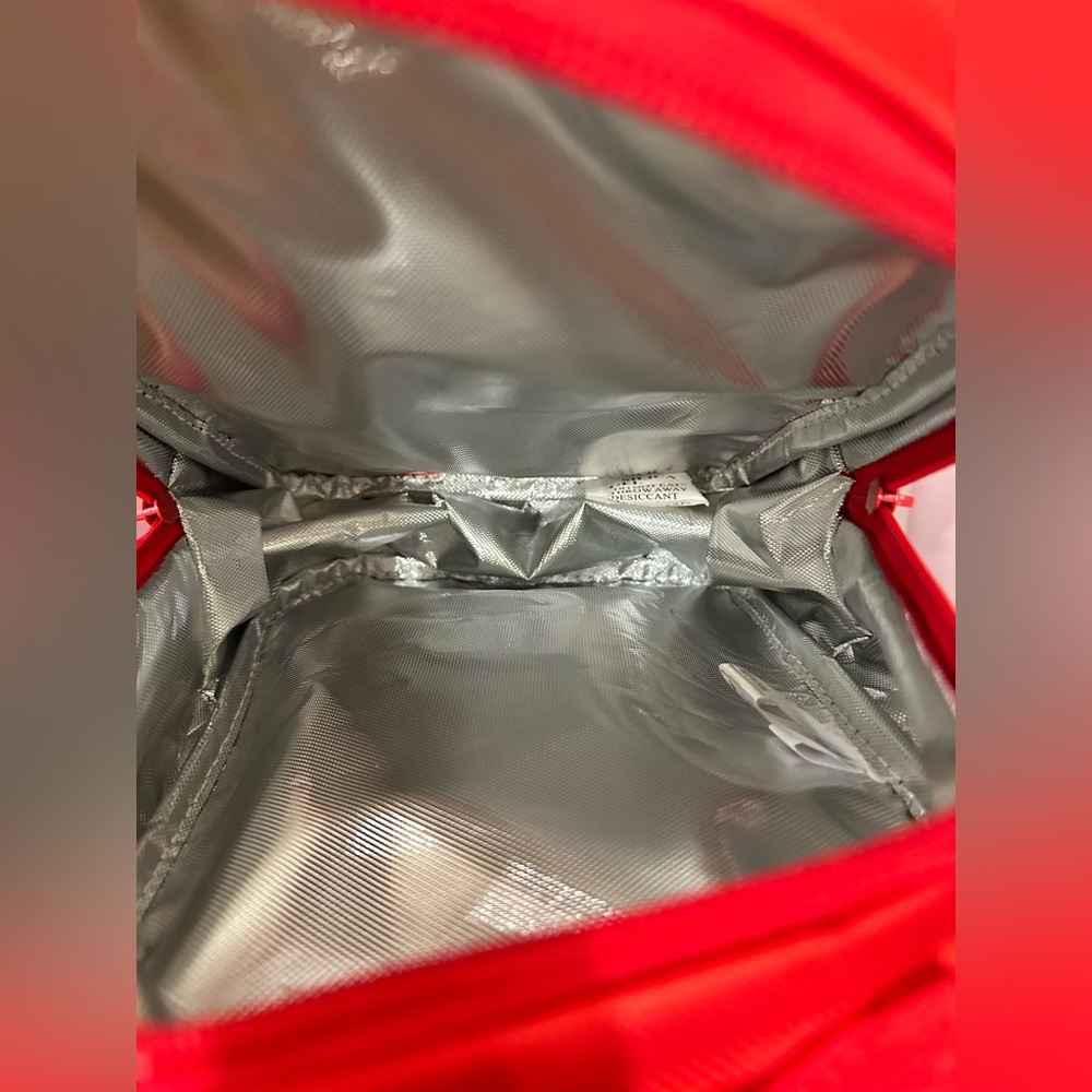 Adidas NWT Red lunch bag - Picture 3 of 3
